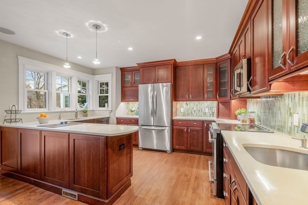 115 Clark Road Brookline, MA 02445 - Photo 8 of 37