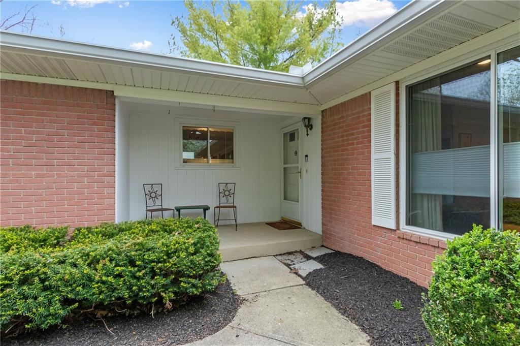 6015 Wexford Road Indianapolis, IN 46220 - Photo 2 of 25 Gallery Image 2