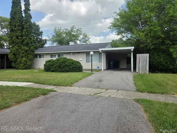 $49,900 | 3613 Briarwood Drive, Flint, MI 48507