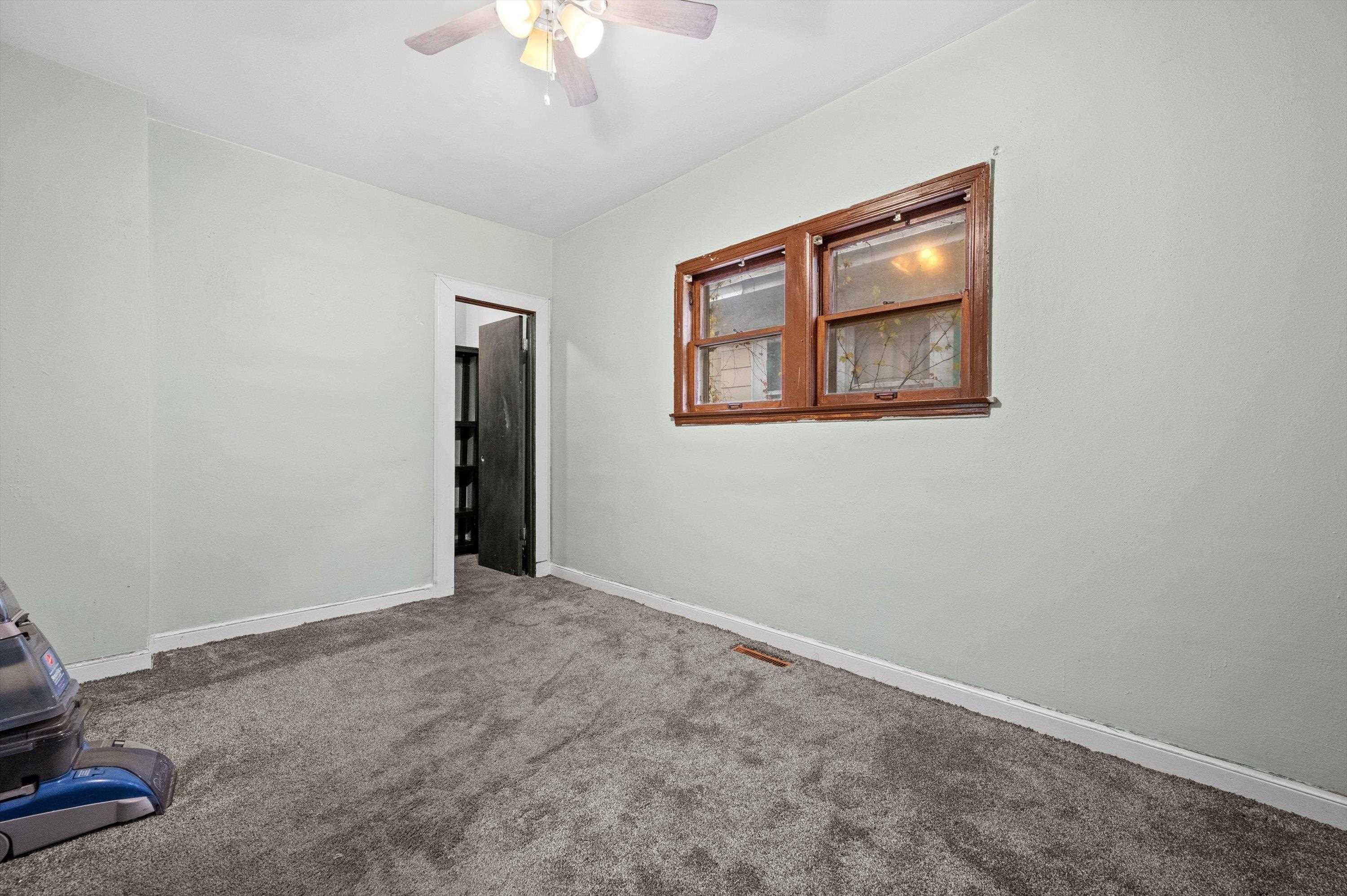 1016 South 35th Street Milwaukee, WI 53215 - Photo 11 of 21