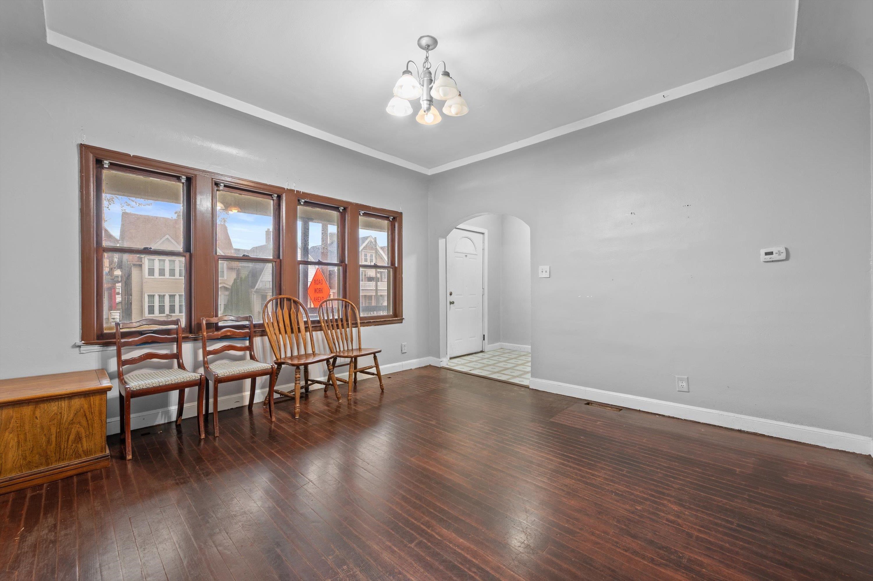 1016 South 35th Street Milwaukee, WI 53215 - Photo 3 of 21