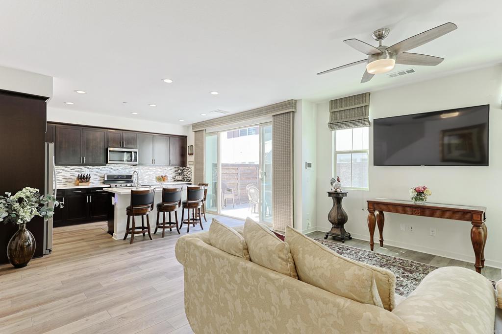 2037 Tango Loop, Unit 2 Chula Vista, CA 91915 - Photo 12 of 60