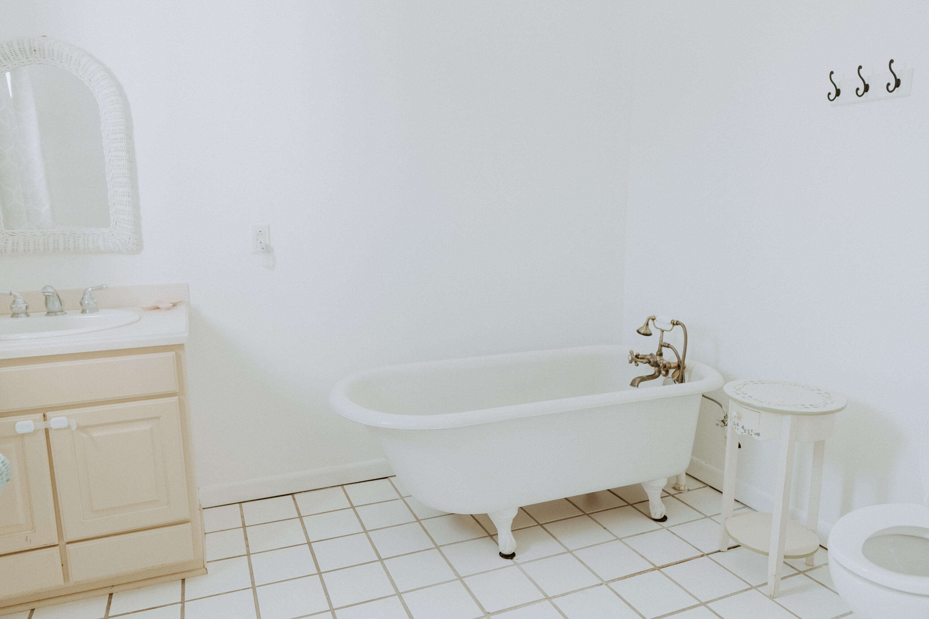 23622 Fifth Avenue Florala, AL 36442 - Photo 47 of 91 a white bath tub sitting next to a white toilet