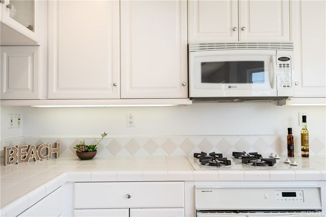 $925,000 | 1525 Artesia Boulevard, Unit B, Manhattan Beach, CA 90266