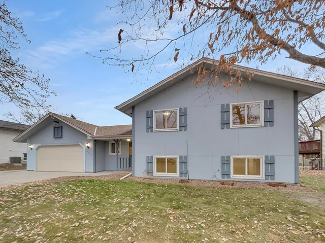 $365,000 | 8232 Sumter Avenue North, Brooklyn Park, MN 55445