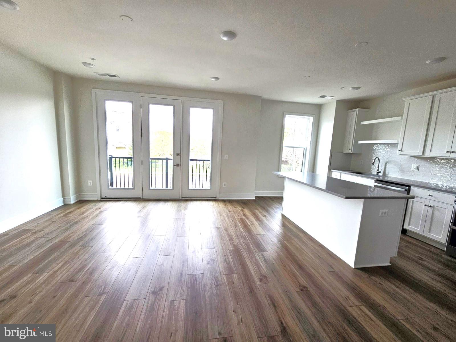 43400 Farringdon Square Broadlands, VA 20148 - Photo 3 of 23 Family Room Off Kitchen