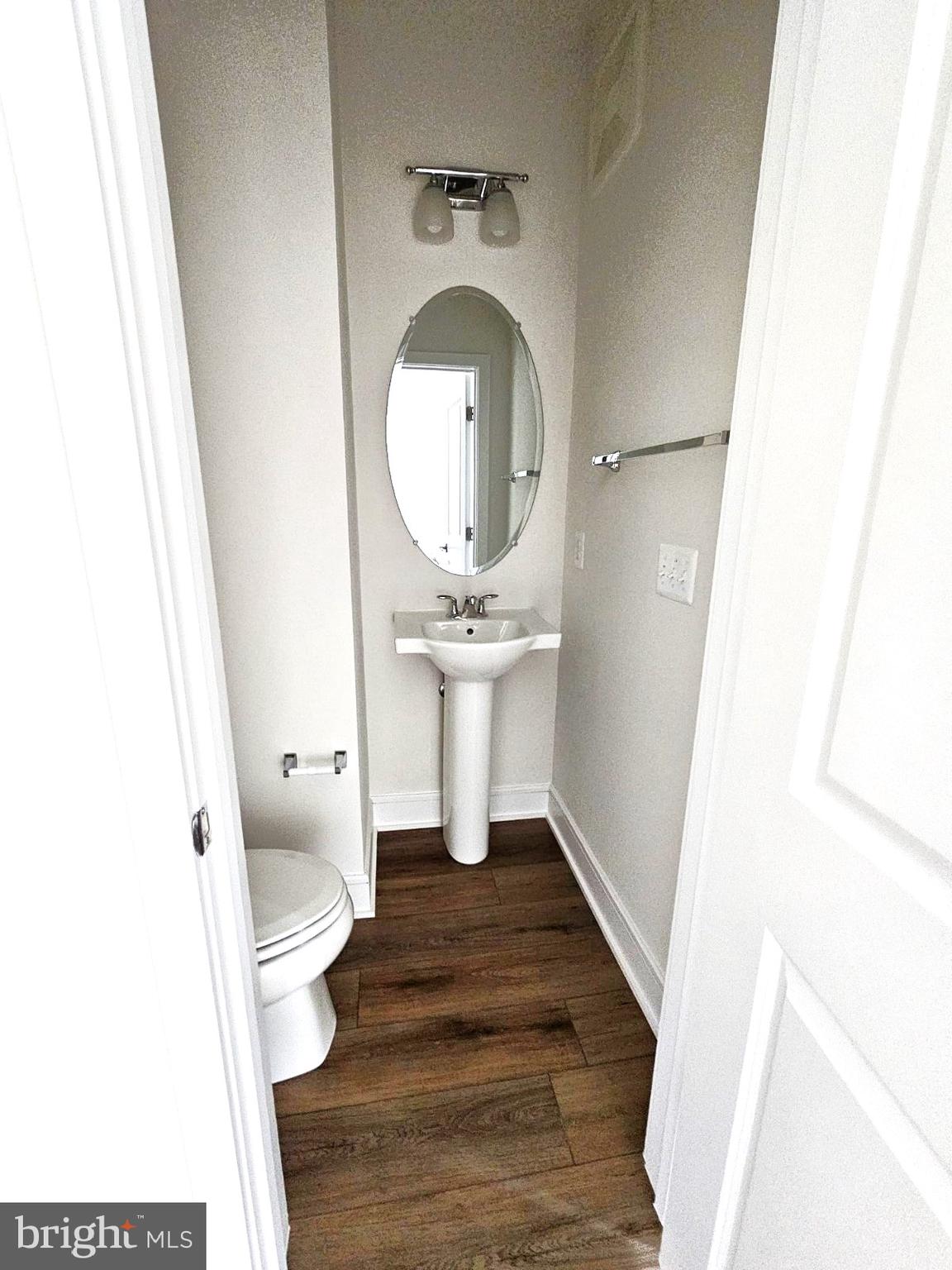 43400 Farringdon Square Broadlands, VA 20148 - Photo 5 of 23 Powder Room at Main Level