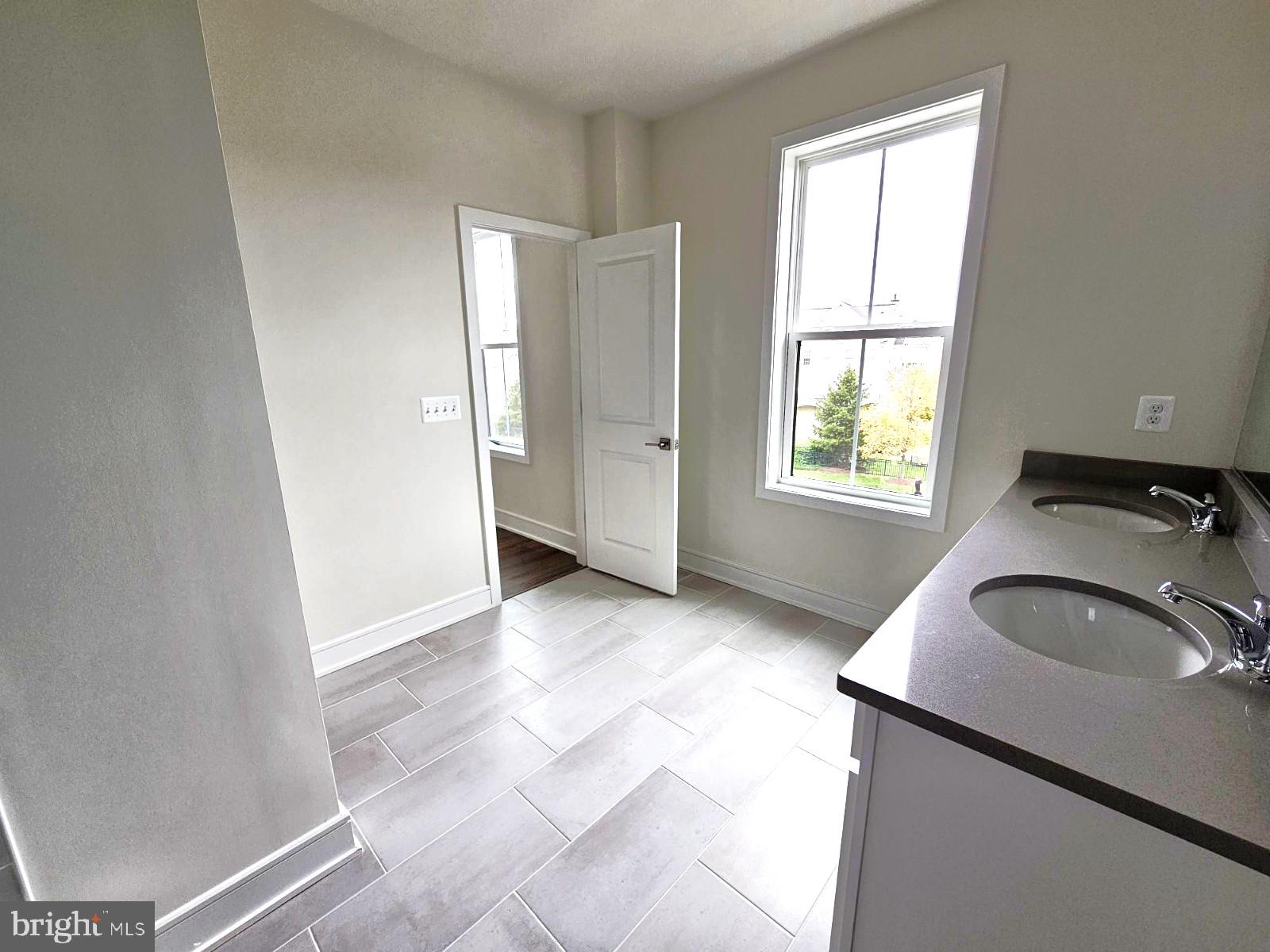 43400 Farringdon Square Broadlands, VA 20148 - Photo 8 of 23 Dual Vanities