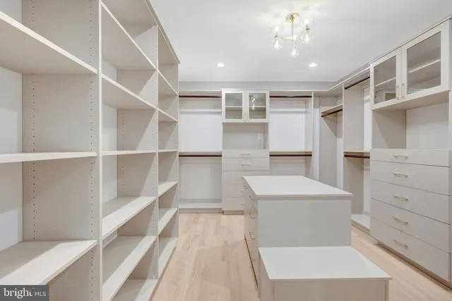 $3,398,700 | 6514 Byrnes Drive, McLean, VA 22101