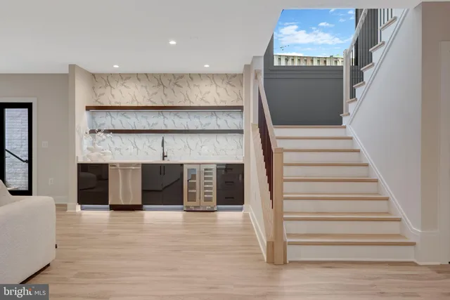 $3,398,700 | 6514 Byrnes Drive, McLean, VA 22101