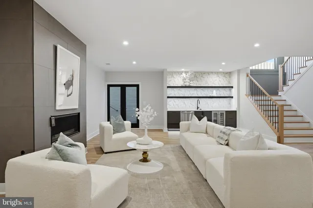 $3,398,700 | 6514 Byrnes Drive, McLean, VA 22101