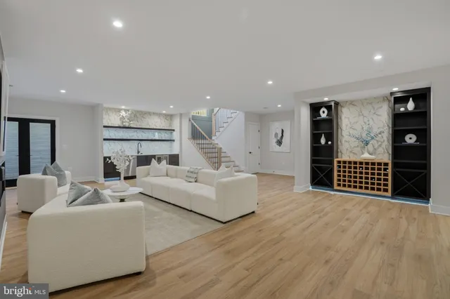 $3,398,700 | 6514 Byrnes Drive, McLean, VA 22101