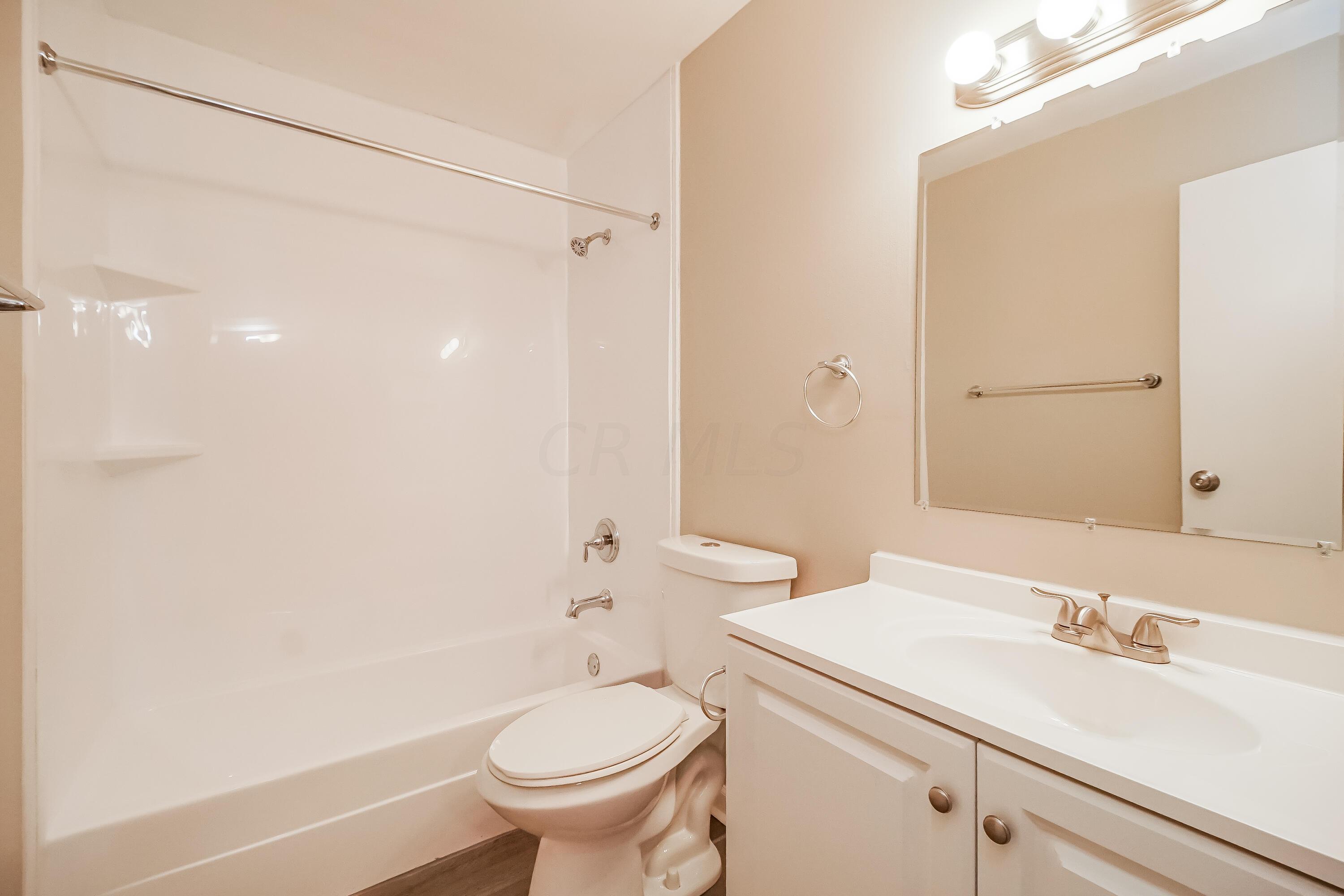 6259 Faircrest Road Columbus, OH 43229 - Photo 9 of 17 010-photo-master-bathroom-7391996