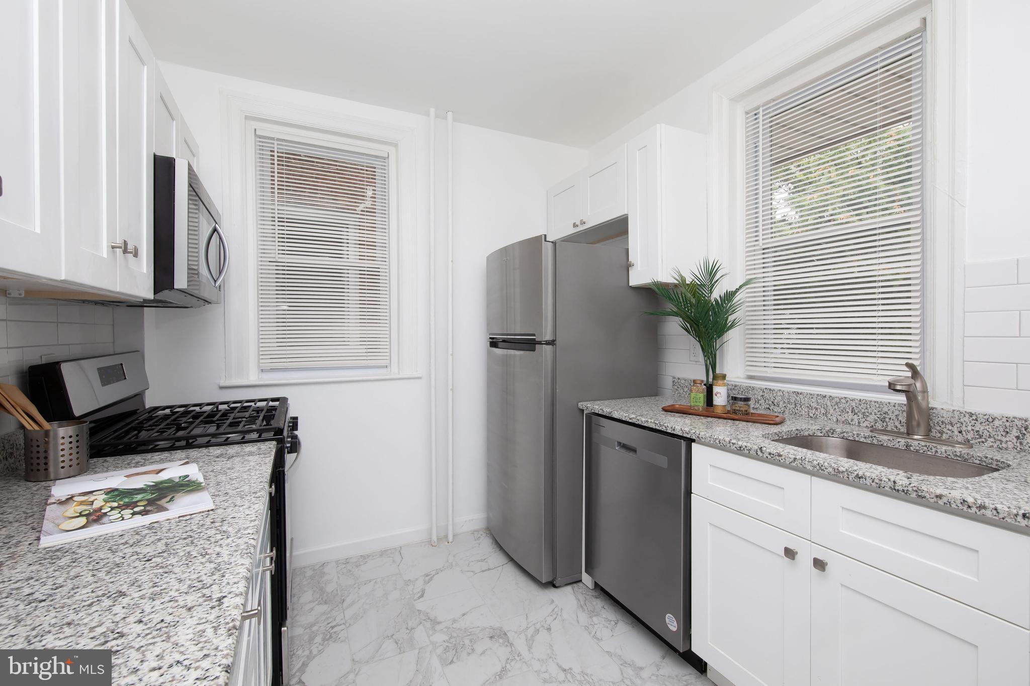 1027 West Tabor Road Philadelphia, PA 19141 - Photo 11 of 31 Kitchen