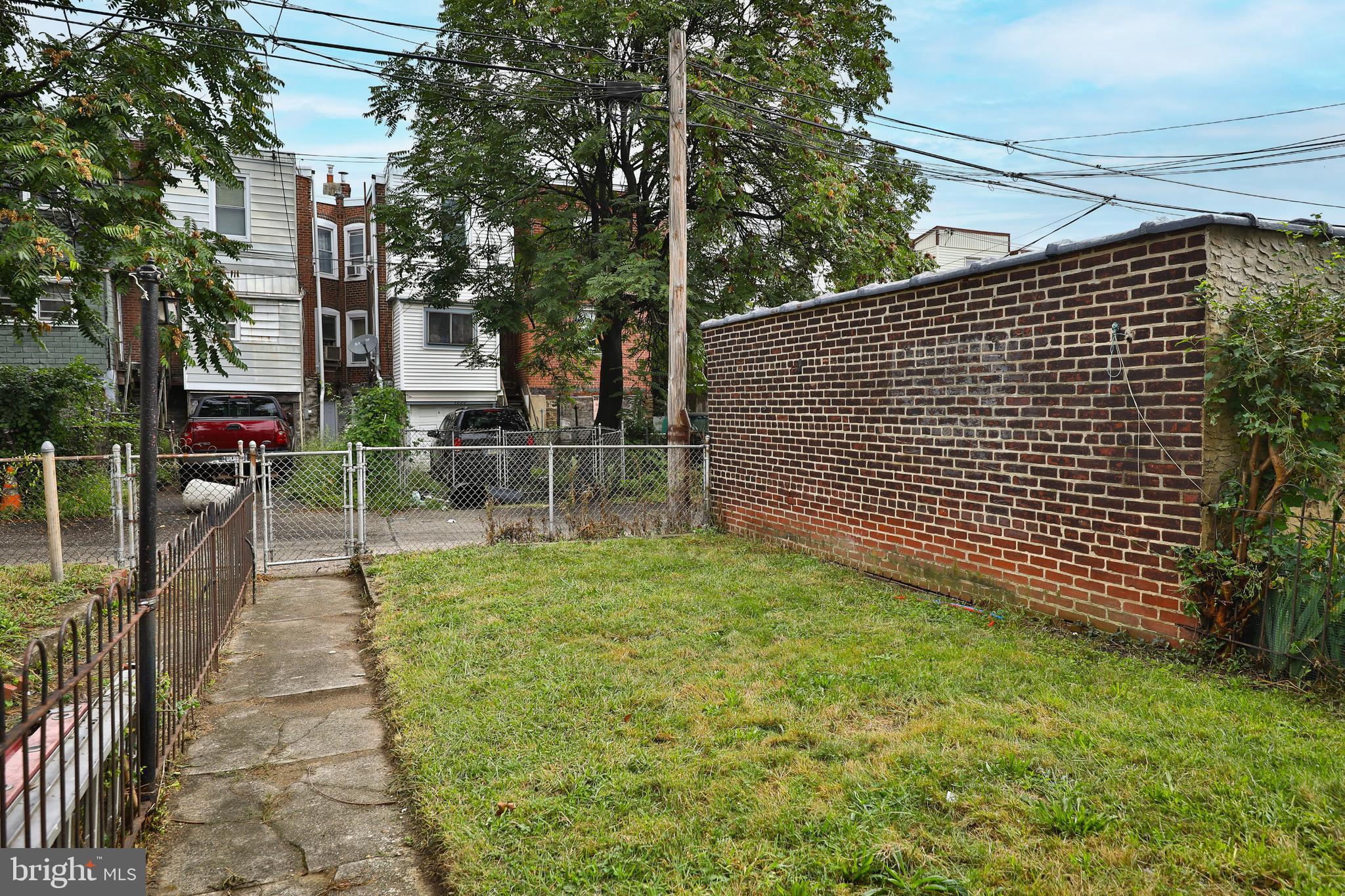 1027 West Tabor Road Philadelphia, PA 19141 - Photo 31 of 31 Back yard