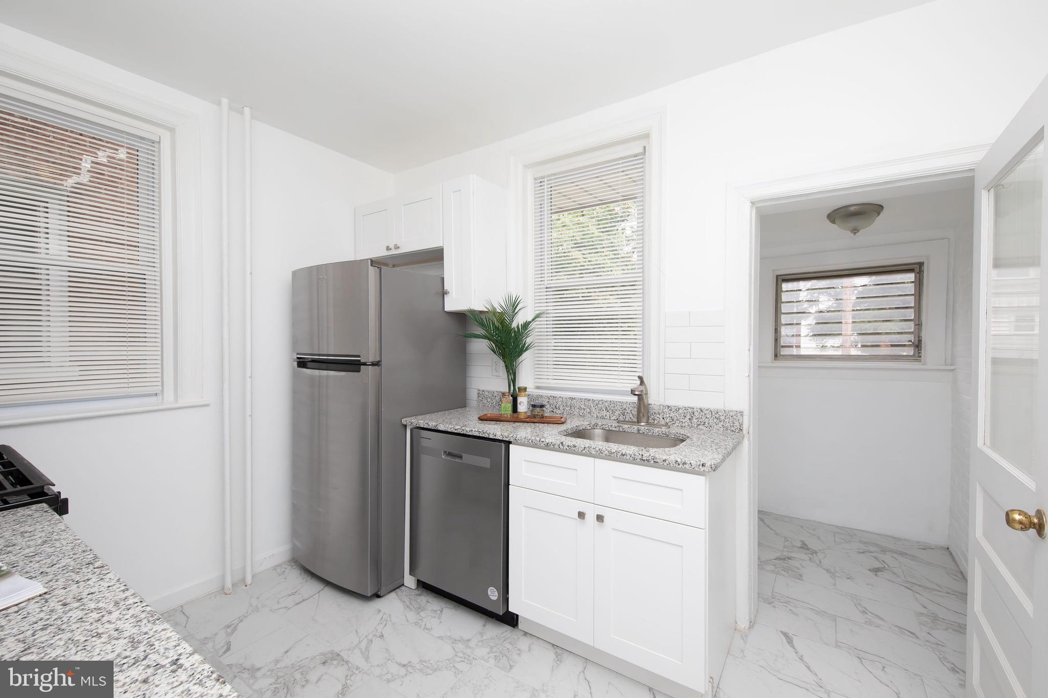 1027 West Tabor Road Philadelphia, PA 19141 - Photo 10 of 31 Kitchen