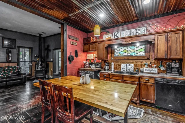 $185,000 | 3938 Old Dover Road, Yazoo City, MS 39194