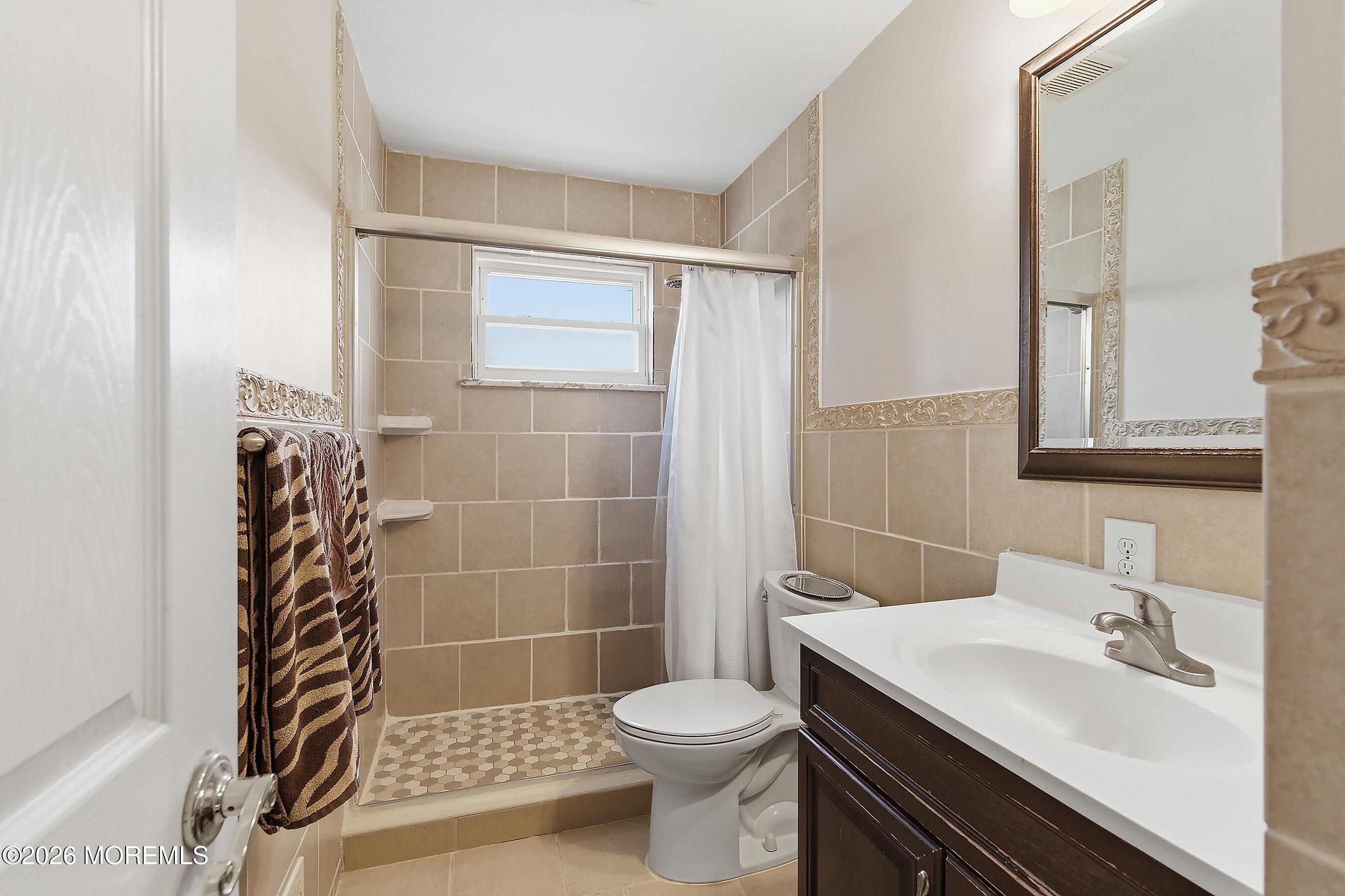 5 Alan Terrace Jackson, NJ 08527 - Photo 22 of 42 22-Bath 1