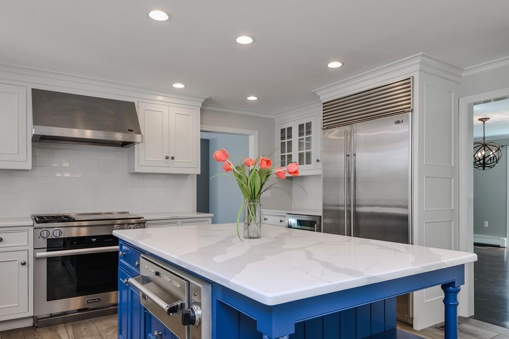 27 Deerfield Road Sherborn, MA 01770 - Photo 7 of 42 Gallery Image 7