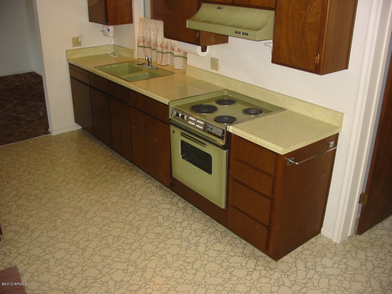 5832 Casper Road Mesa, AZ 85205 - Photo 7 of 24 Kitchen