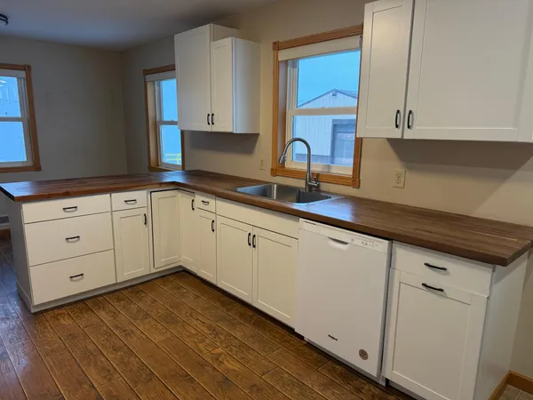 $199,900 | 431 Hwy Avenue South, Blooming Prairie, MN 55917