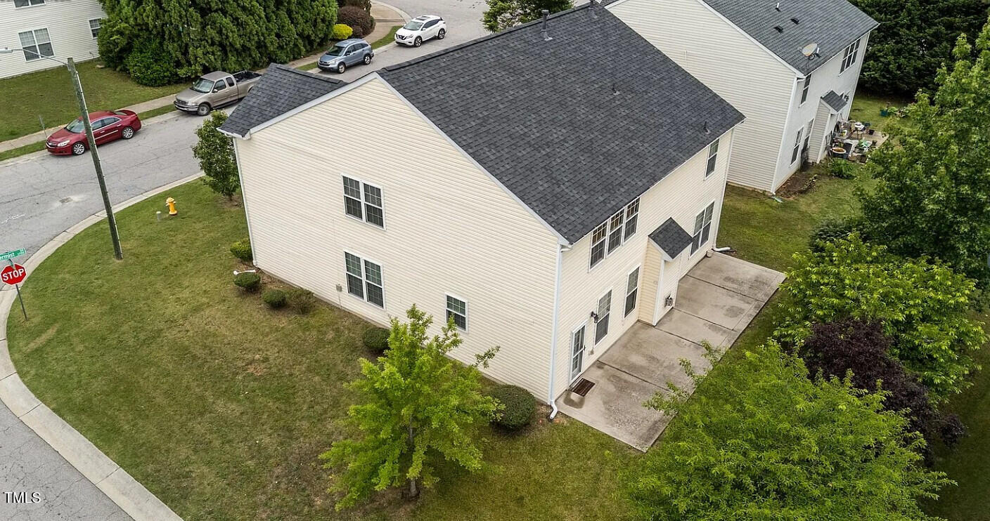 3705 Rivermist Drive Raleigh, NC 27610 - Photo 3 of 32 3705RivermistDr_60762_3