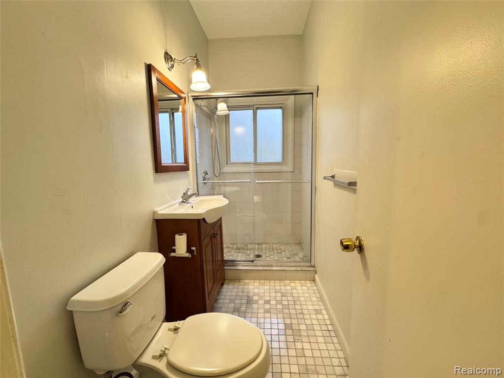 27911 Bayberry Road Farmington Hills, MI 48331 - Photo 15 of 16