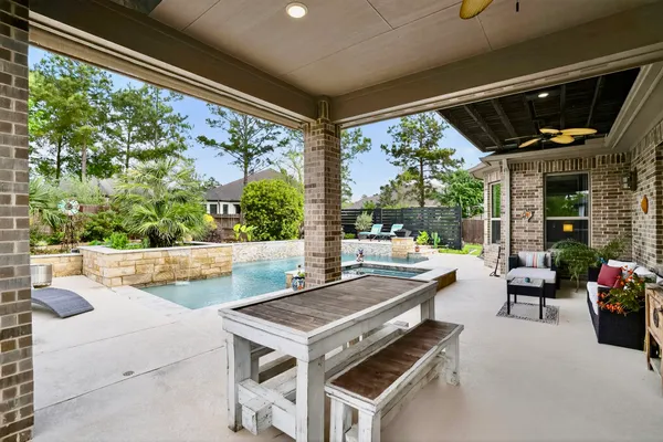 $725,000 | 107 Spider Lily Court, Montgomery, TX 77316