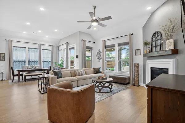 $725,000 | 107 Spider Lily Court, Montgomery, TX 77316