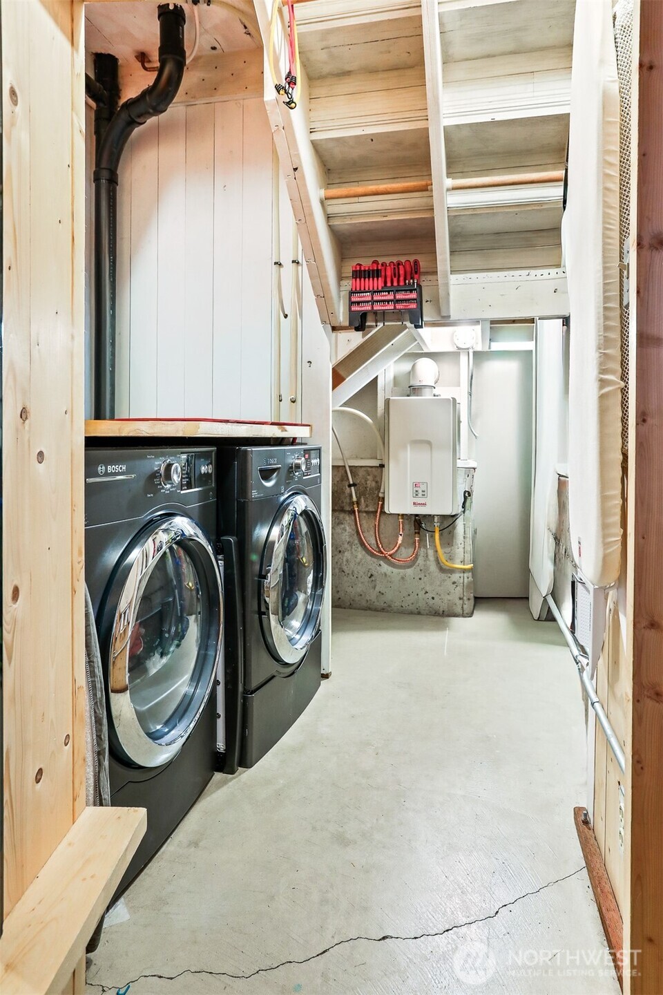 3868 16th Avenue Southwest Seattle, WA 98106 - Photo 25 of 37 a utility room with dryer and washer