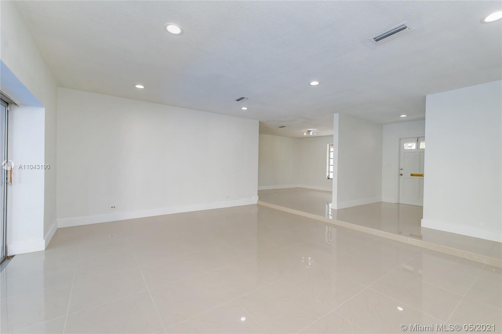 7561 Plantation Road Plantation, FL 33317 - Photo 11 of 55 Gallery Image 11