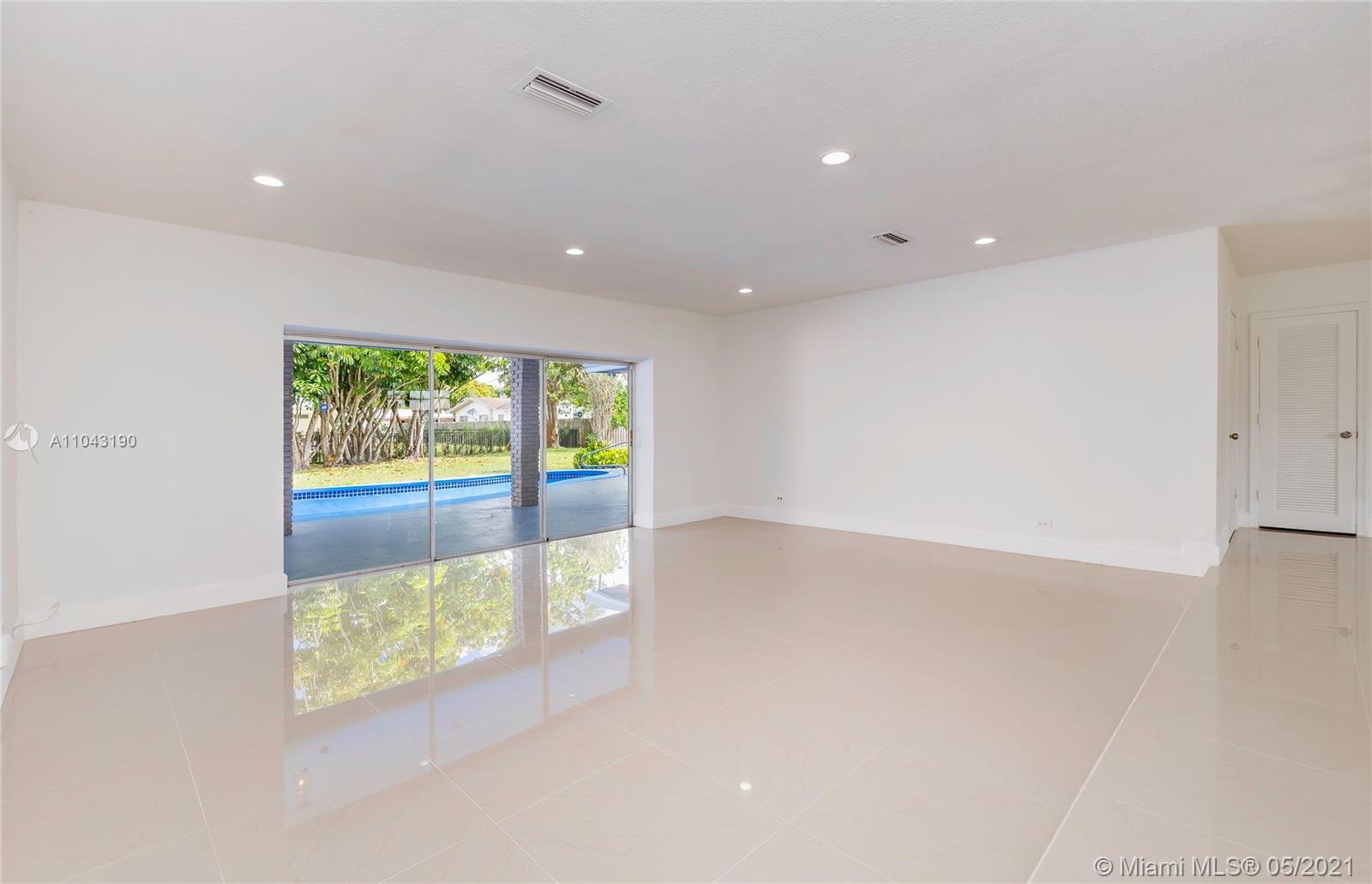 7561 Plantation Road Plantation, FL 33317 - Photo 19 of 55 Gallery Image 19