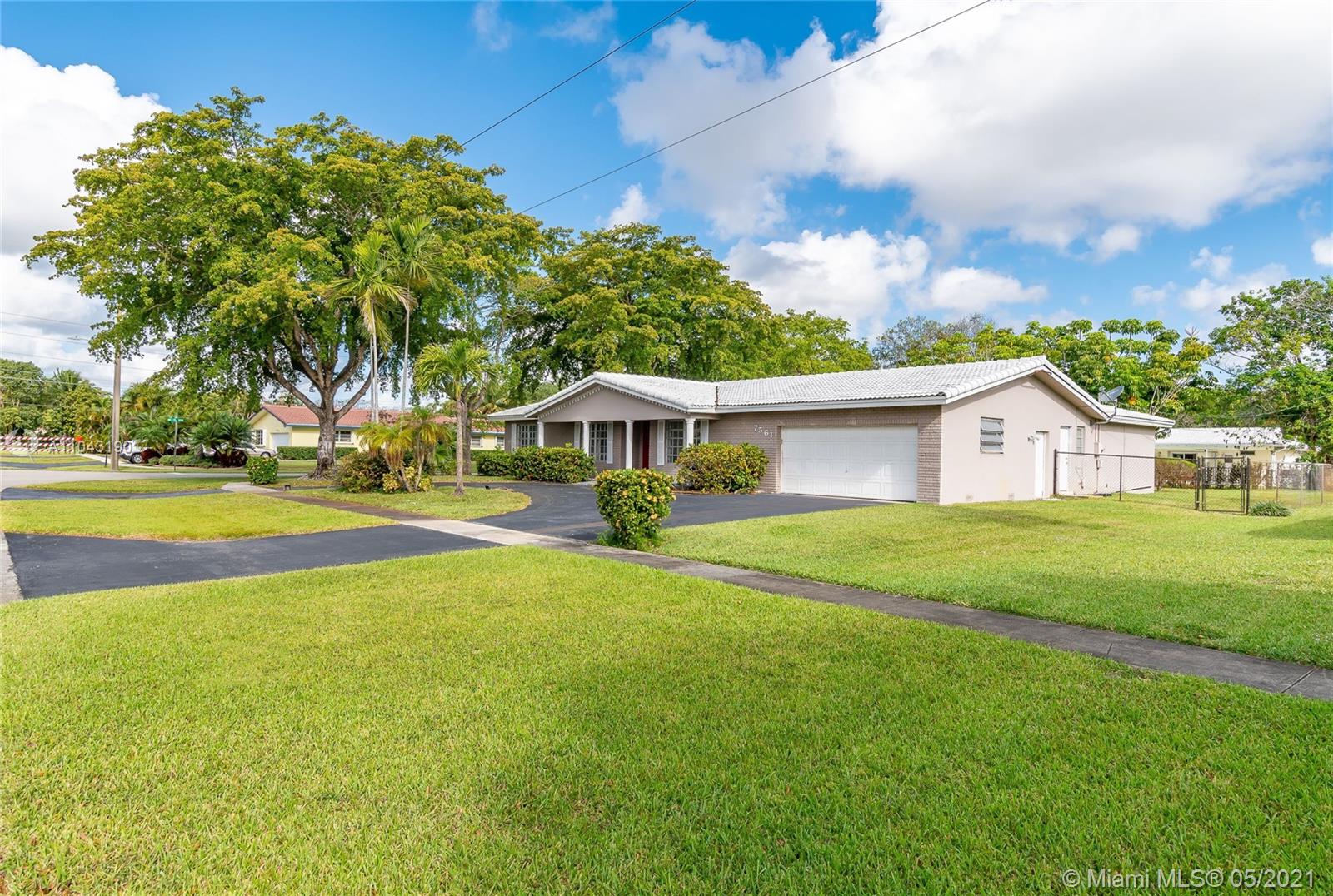7561 Plantation Road Plantation, FL 33317 - Photo 5 of 55 Gallery Image 5
