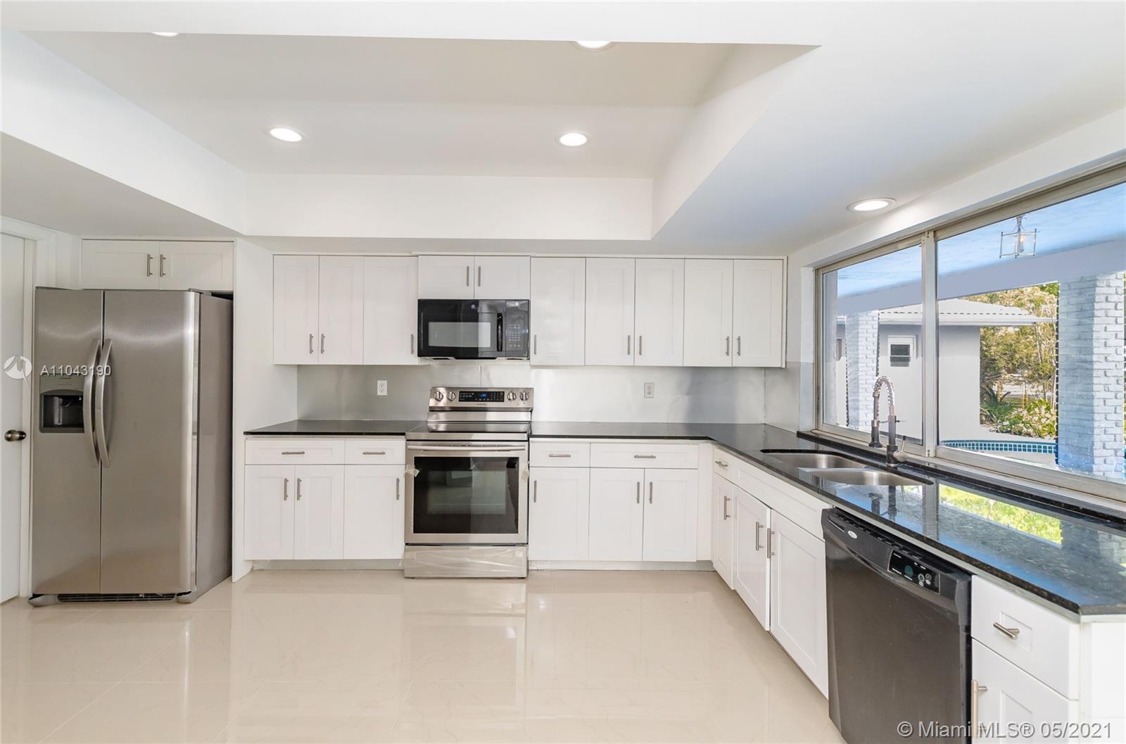 7561 Plantation Road Plantation, FL 33317 - Photo 8 of 55 Gallery Image 8