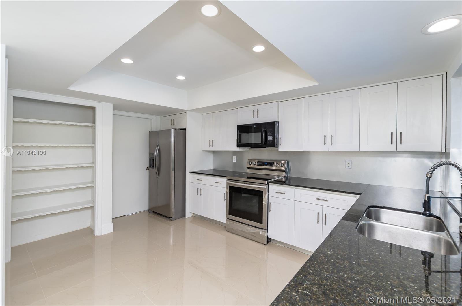 7561 Plantation Road Plantation, FL 33317 - Photo 10 of 55 Gallery Image 10