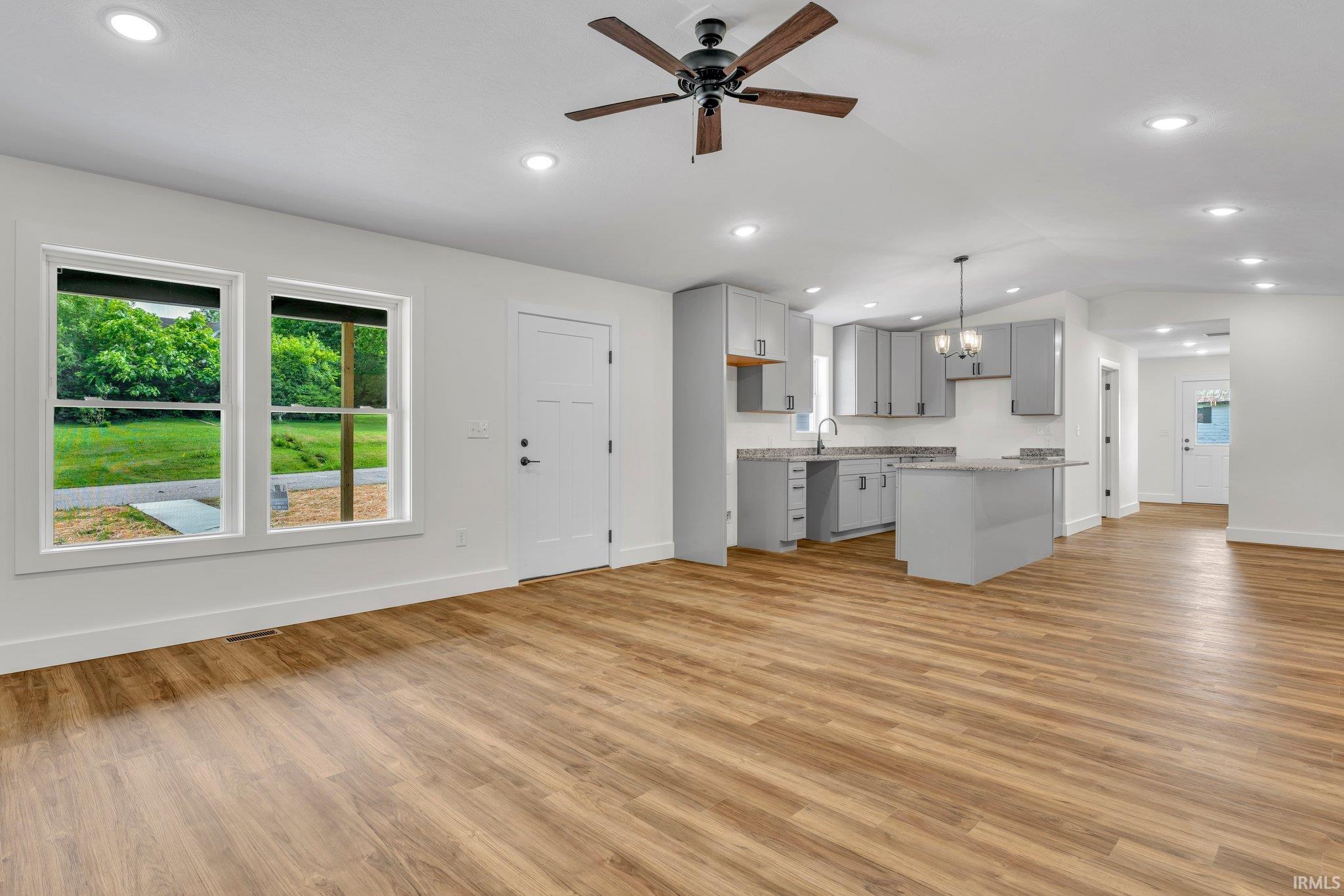 601 Crawford Street Mitchell, IN 47446 - Photo 5 of 34