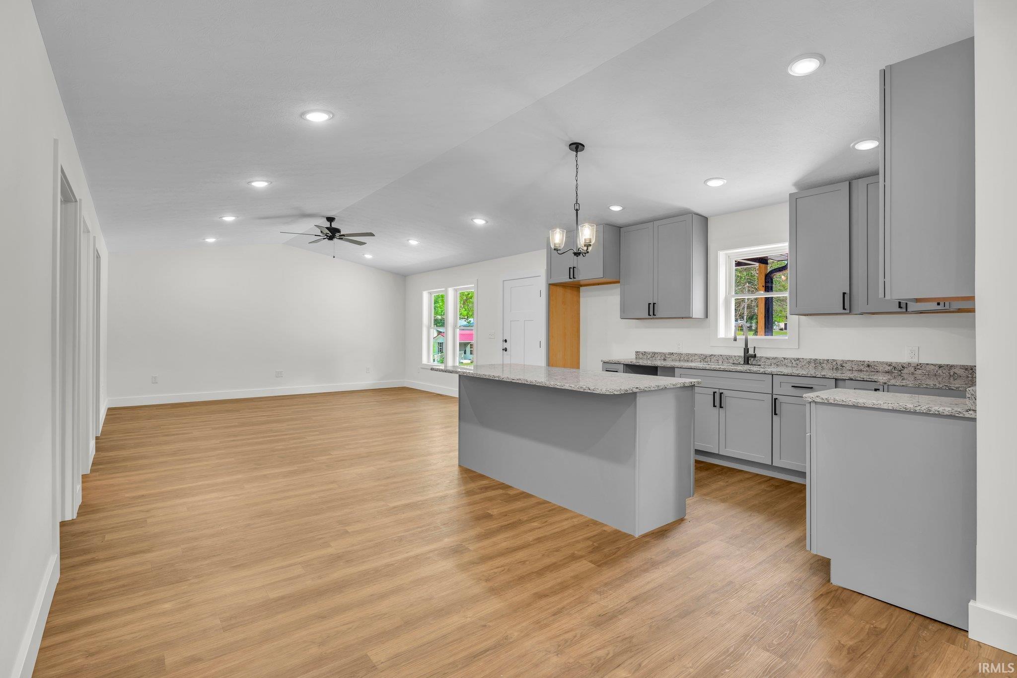 601 Crawford Street Mitchell, IN 47446 - Photo 7 of 34
