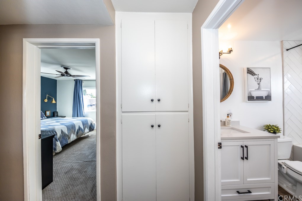 2114 Heloise Way Placentia, CA 92870 - Photo 43 of 61 a view of bedroom with a large bed and a mirror