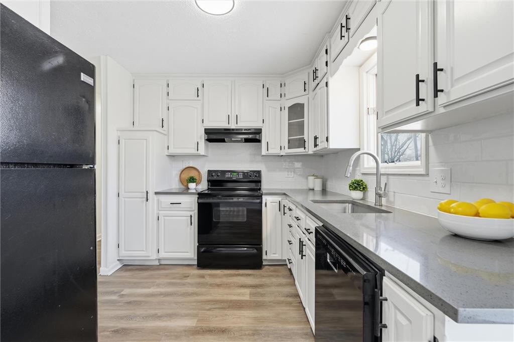 605 Northeast 3rd Street Blue Springs, MO 64014 - Photo 12 of 47