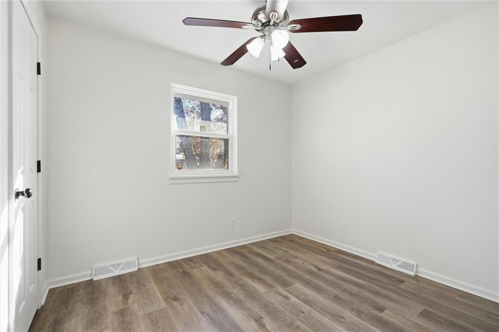 605 Northeast 3rd Street Blue Springs, MO 64014 - Photo 19 of 47