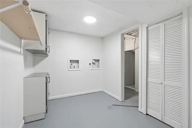 $250,000 | 605 Northeast 3rd Street, Blue Springs, MO 64014