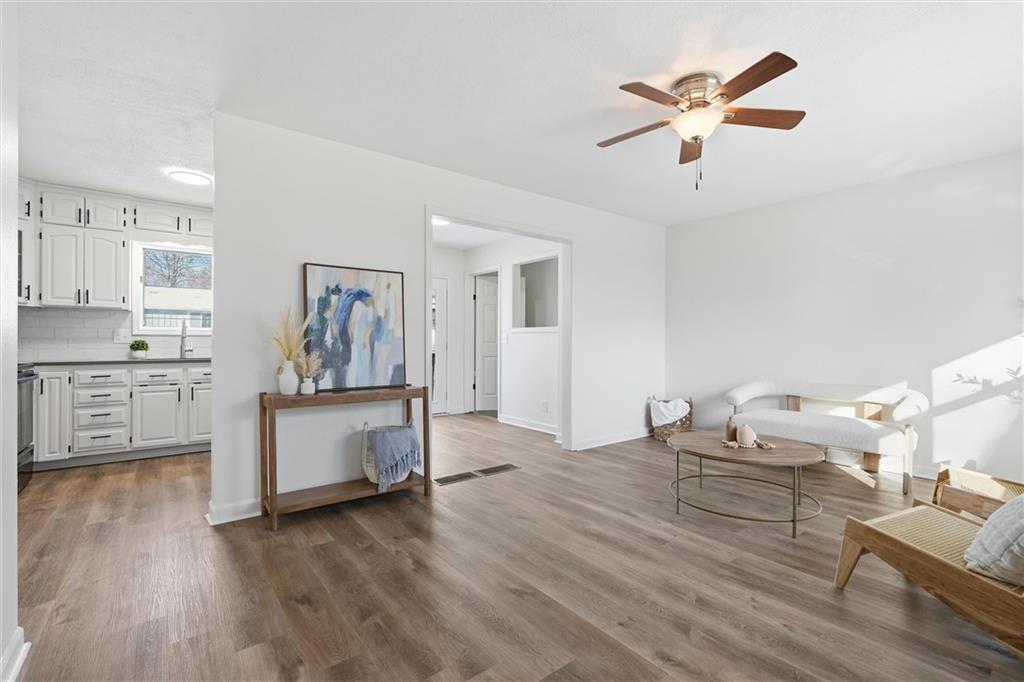 605 Northeast 3rd Street Blue Springs, MO 64014 - Photo 5 of 47