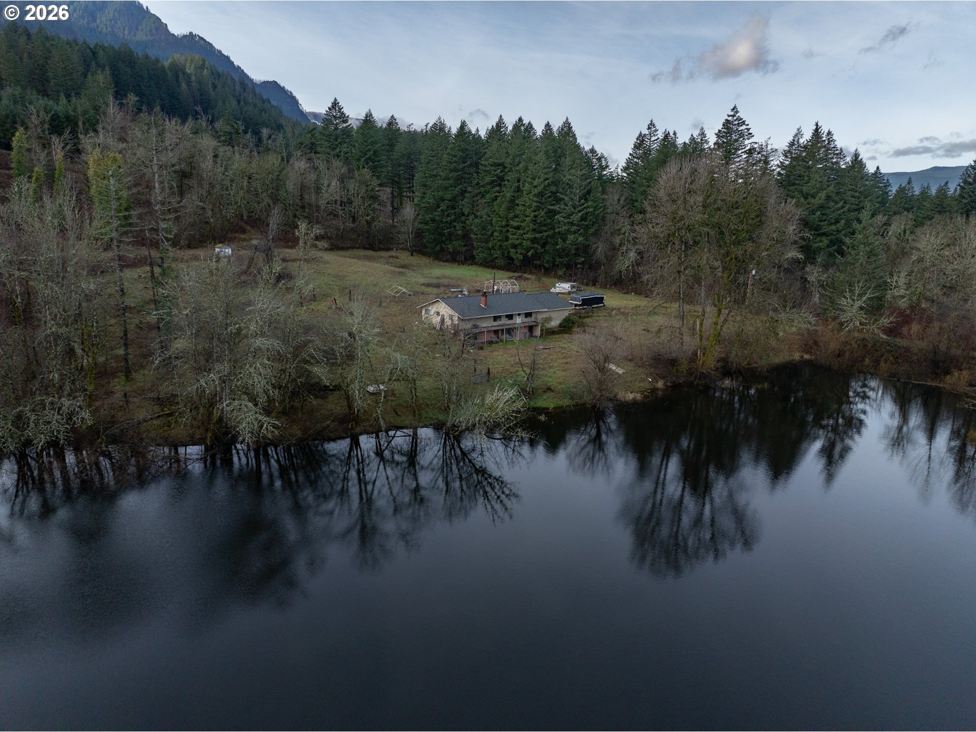 820 Frontage Road Cascade Locks, OR 97014 - Photo 2 of 31