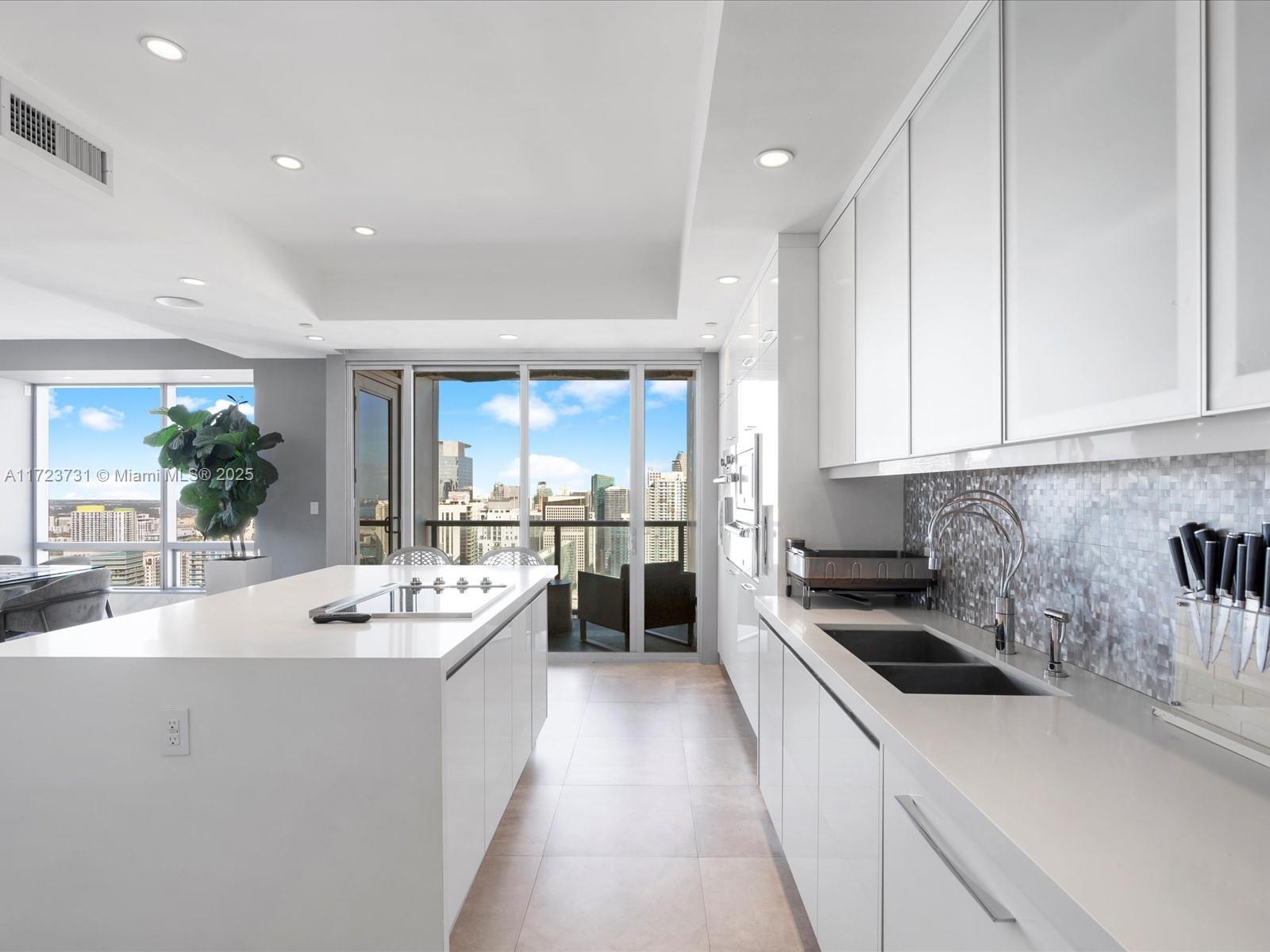 1425 Brickell Avenue, Unit 52BC Miami, FL 33131 - Photo 21 of 72