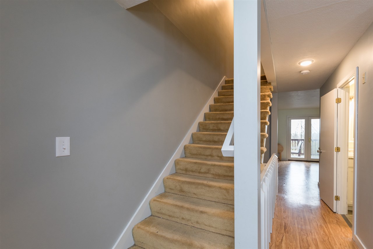 54 Thornhill Road Stratham, NH 03885 - Photo 11 of 33