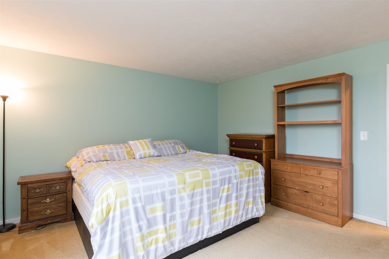54 Thornhill Road Stratham, NH 03885 - Photo 21 of 33