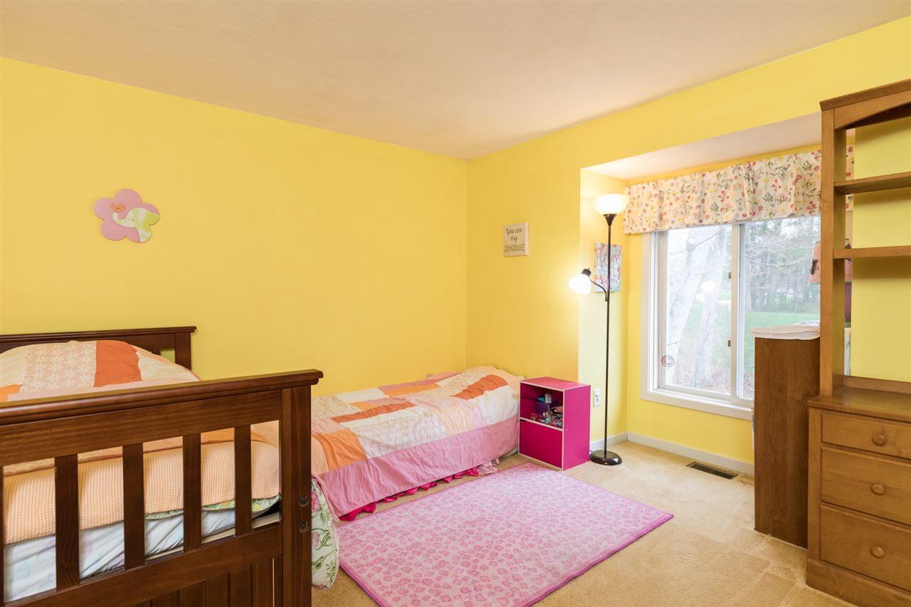 54 Thornhill Road Stratham, NH 03885 - Photo 24 of 33