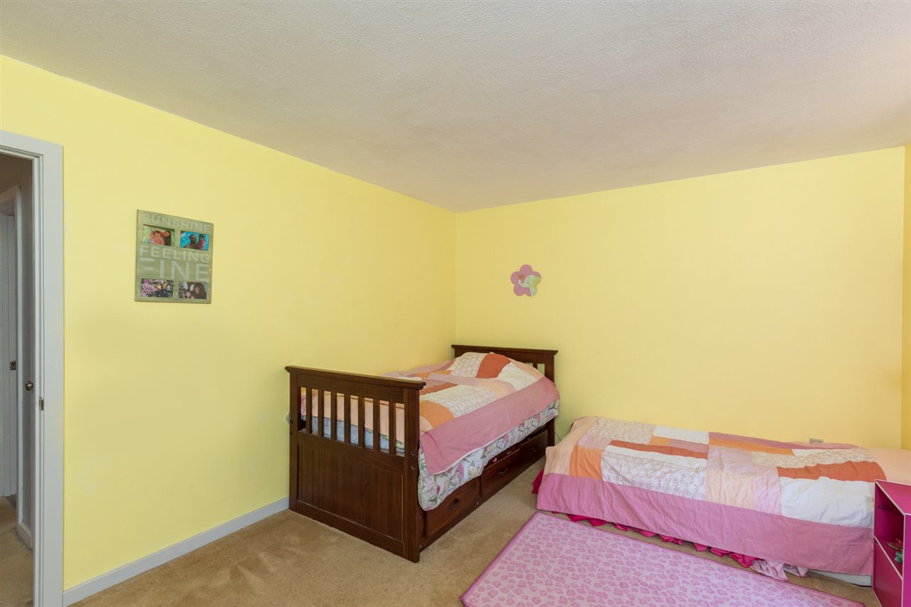 54 Thornhill Road Stratham, NH 03885 - Photo 25 of 33