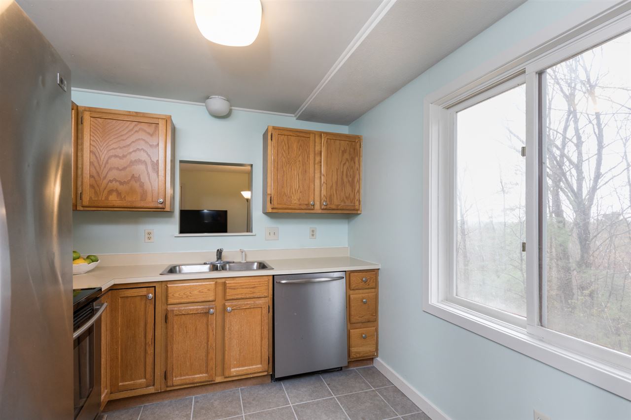 54 Thornhill Road Stratham, NH 03885 - Photo 5 of 33