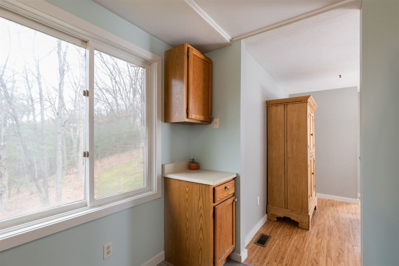 54 Thornhill Road Stratham, NH 03885 - Photo 6 of 33